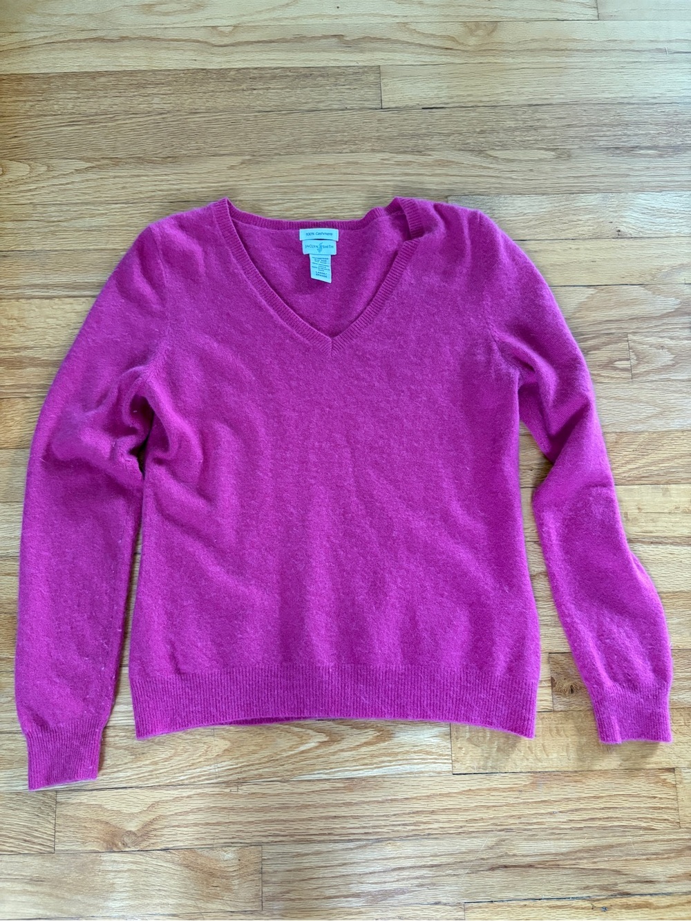 100% Cashmere V Neck Sweater in Bright Pink